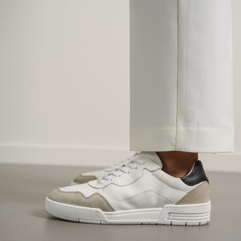 LACE-UP LEATHER SNEAKERS