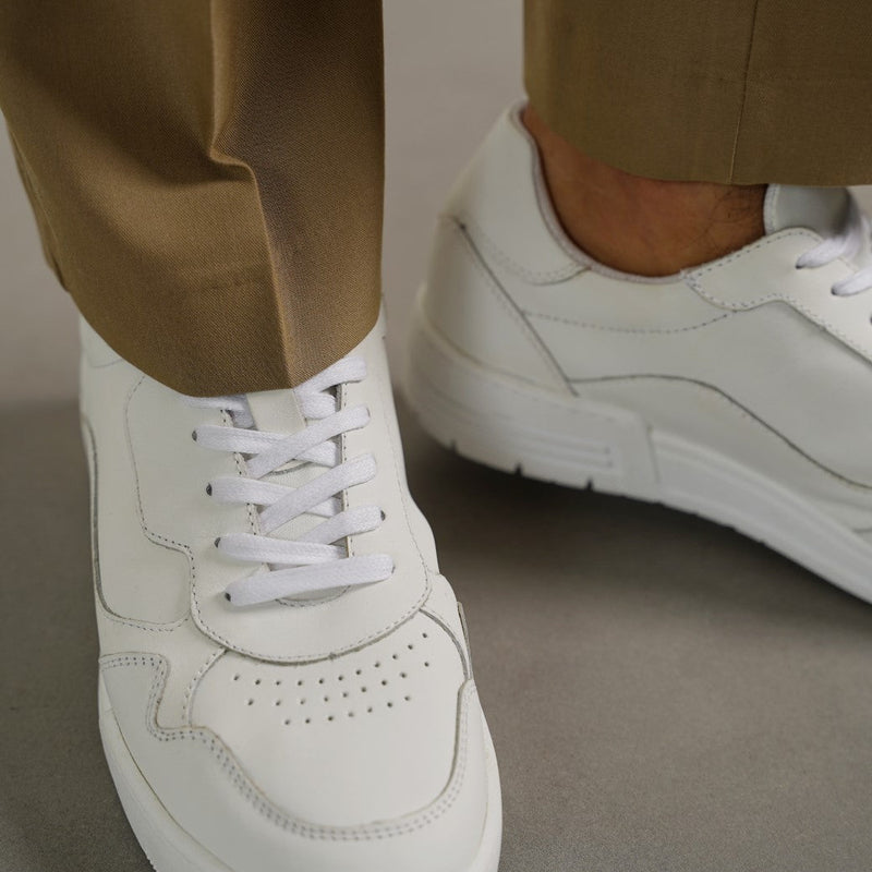 ALL WHITE LEATHER SNEAKERS