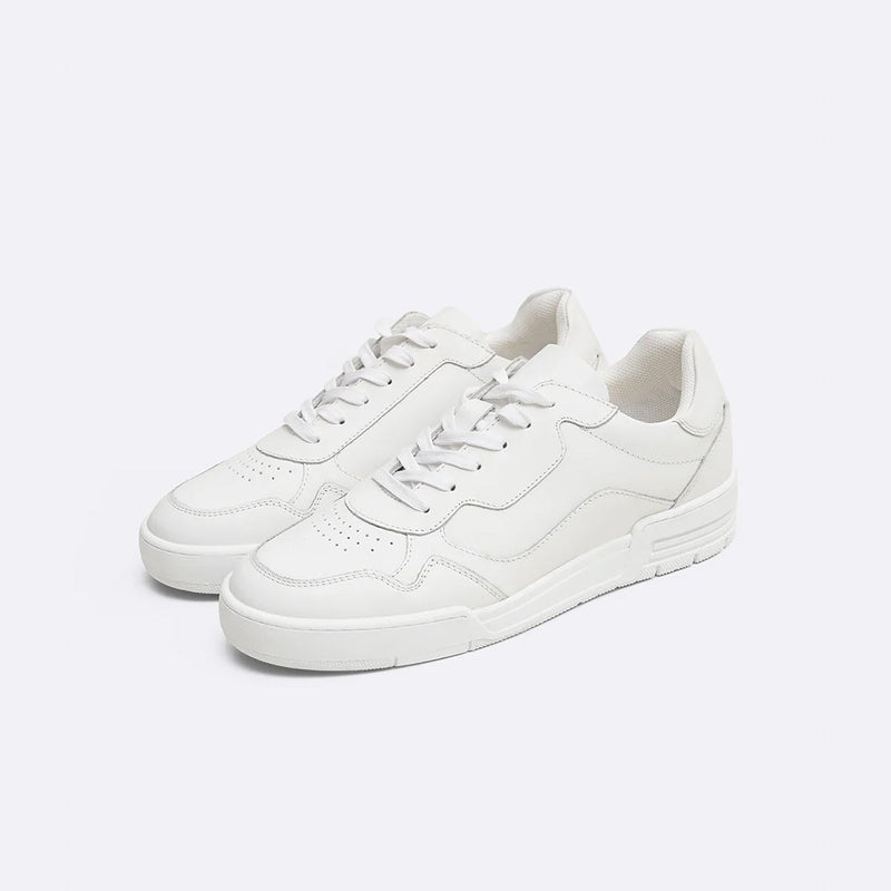ALL WHITE LEATHER SNEAKERS