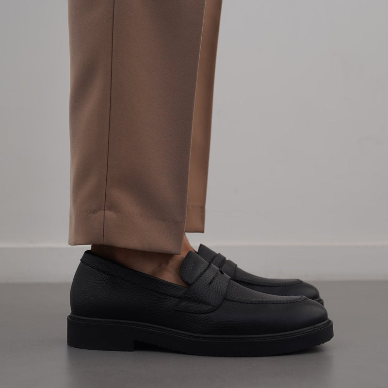 CLASSIC LEATHER LOAFERS