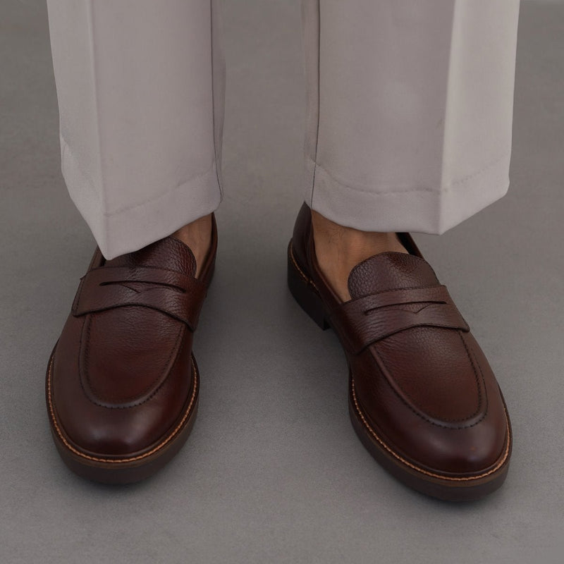 CLASSIC LEATHER LOAFERS