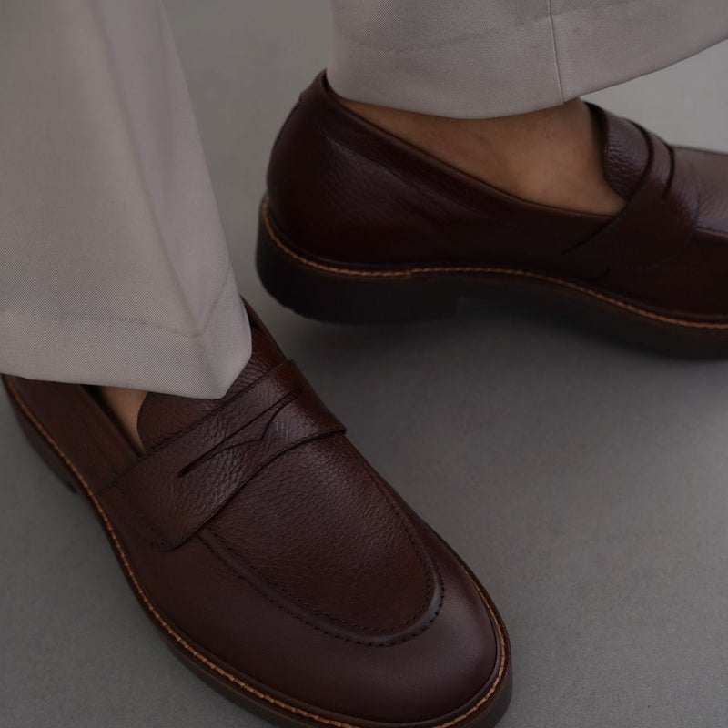 CLASSIC LEATHER LOAFERS