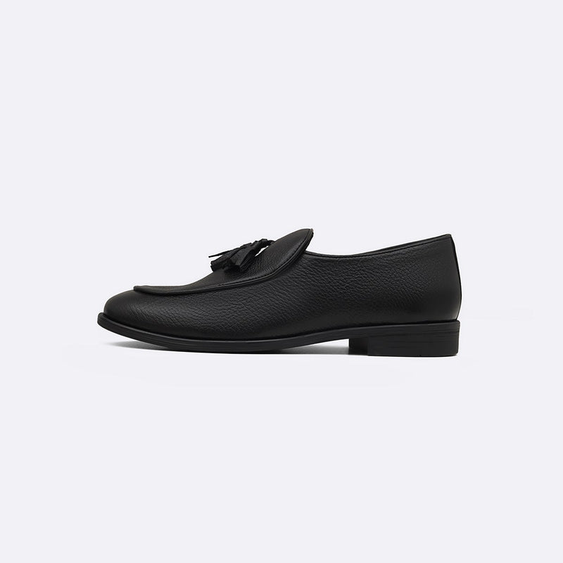 GRAINED LEATHER TASSEL LOAFERS