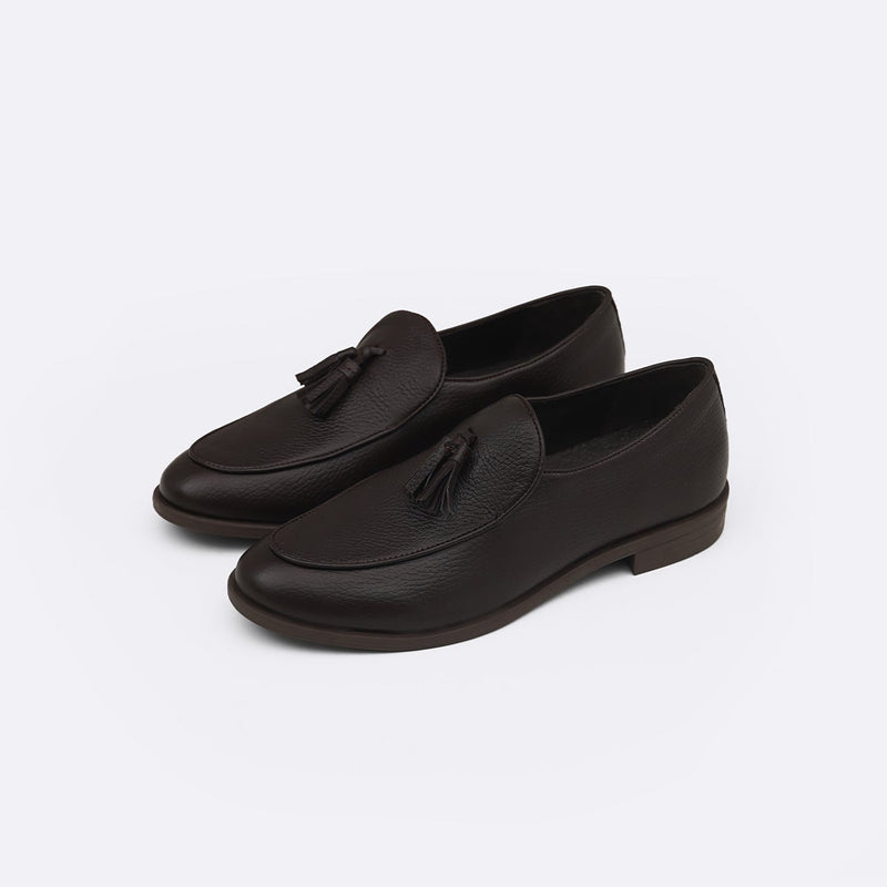 GRAINED LEATHER TASSEL LOAFERS