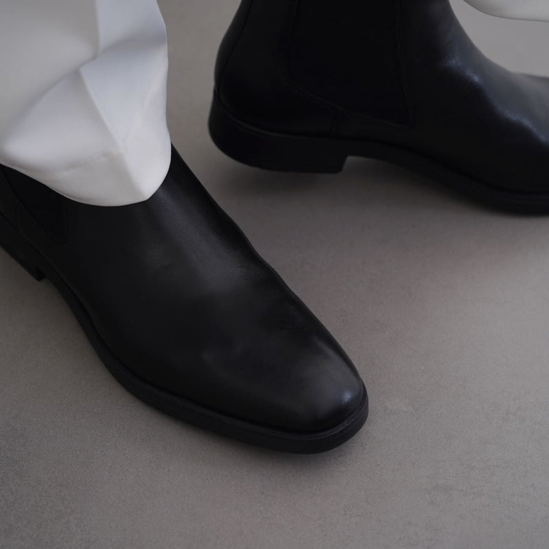 CLASSIC LEATHER CHELSEAS