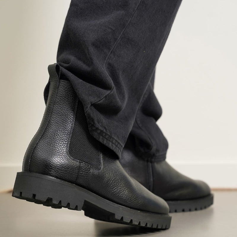 TEXTURED LEATHER CHELSEAS