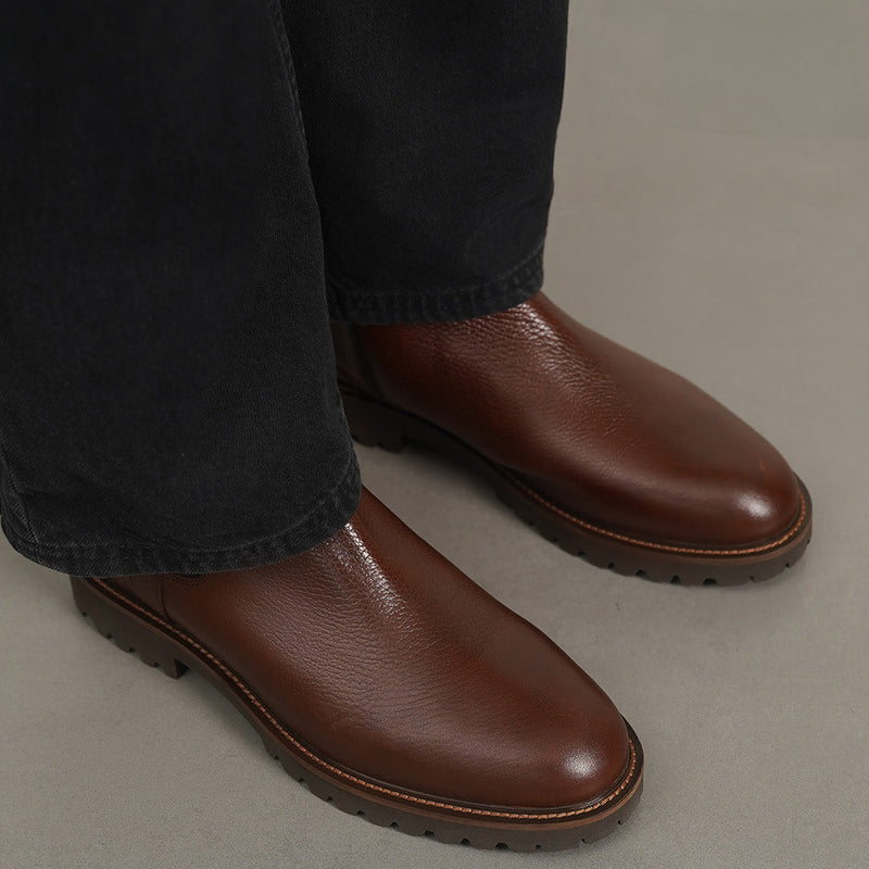 TEXTURED LEATHER CHELSEAS