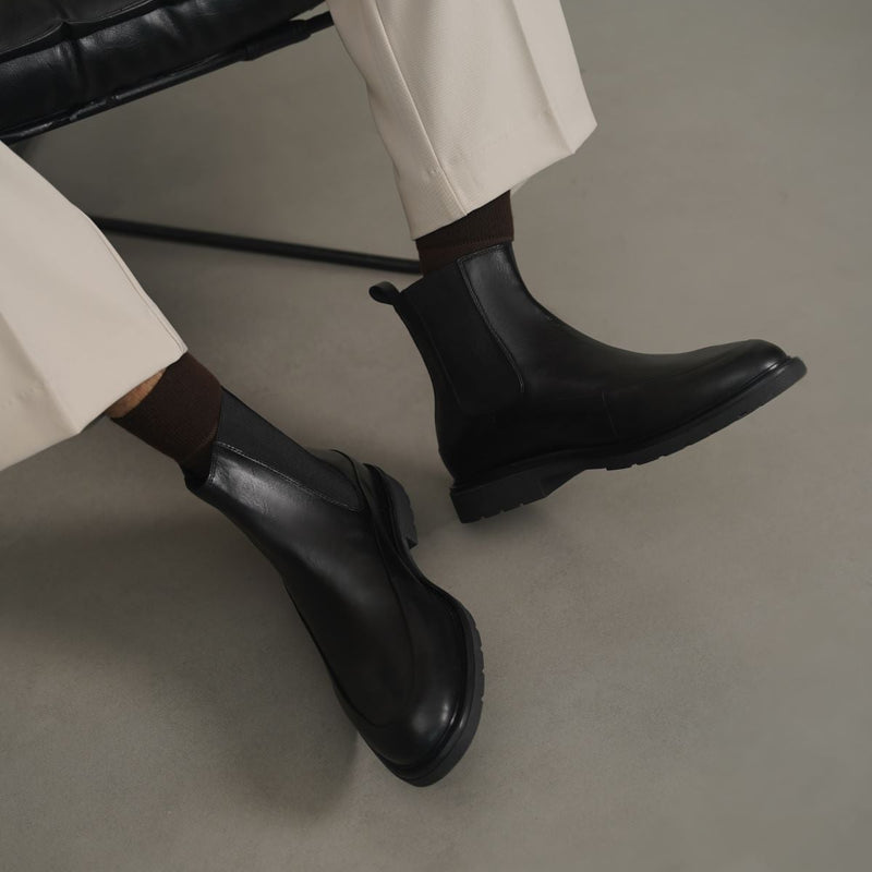 LEATHER CHELSEA BOOTS
