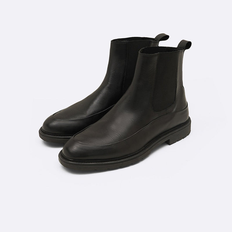 LEATHER CHELSEA BOOTS