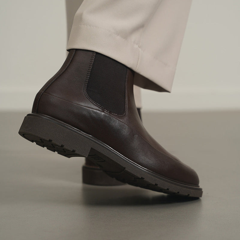 LEATHER CHELSEA BOOTS