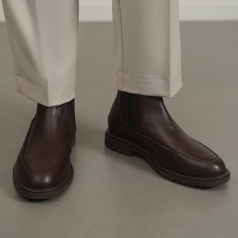 LEATHER CHELSEA BOOTS