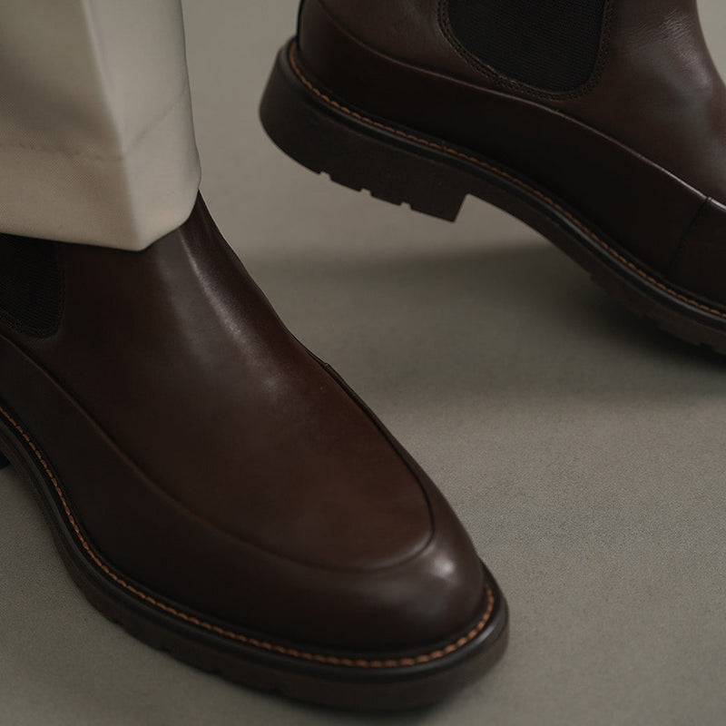 LEATHER CHELSEA BOOTS