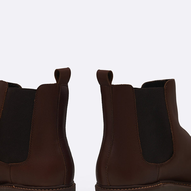 LEATHER CHELSEA BOOTS