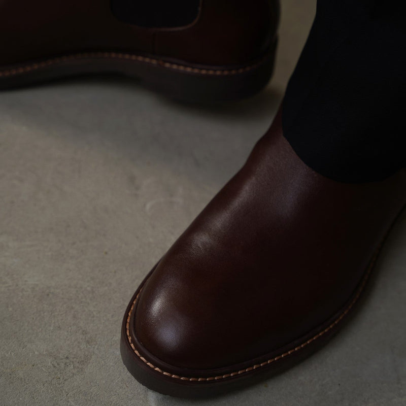 LEATHER CHELSEA BOOTS