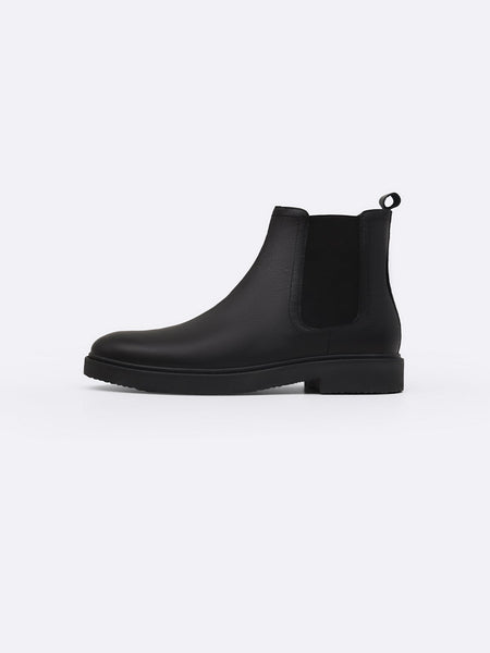 ESSENTIAL LEATHER CHELSEA BOOTS