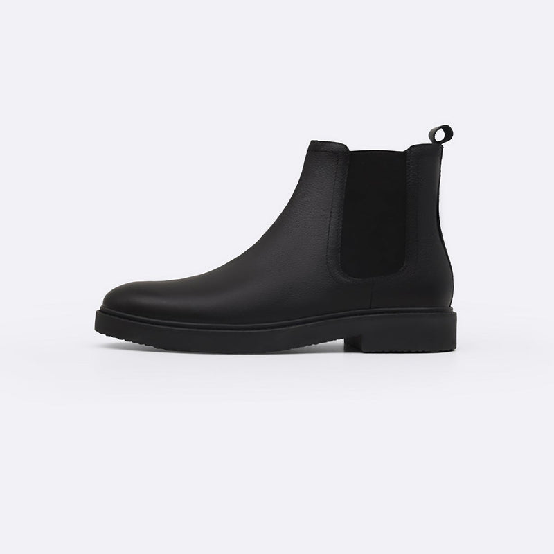 ESSENTIAL LEATHER CHELSEA BOOTS