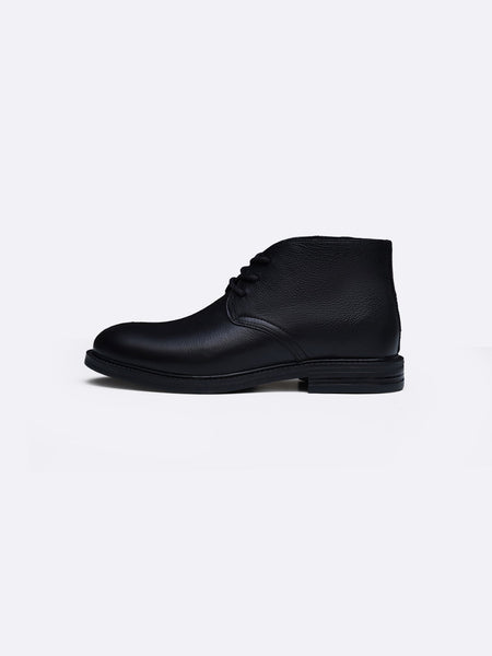 LACE UP LEATHER CHUKKA BOOT