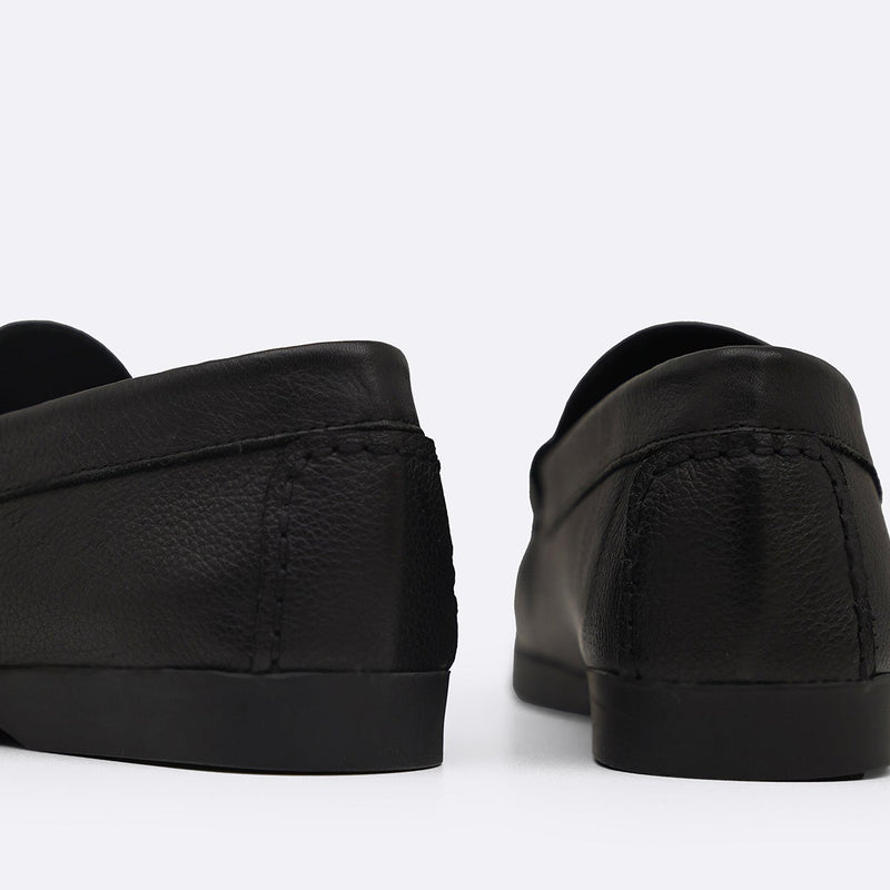 CLASSIC LEATHER LOAFERS