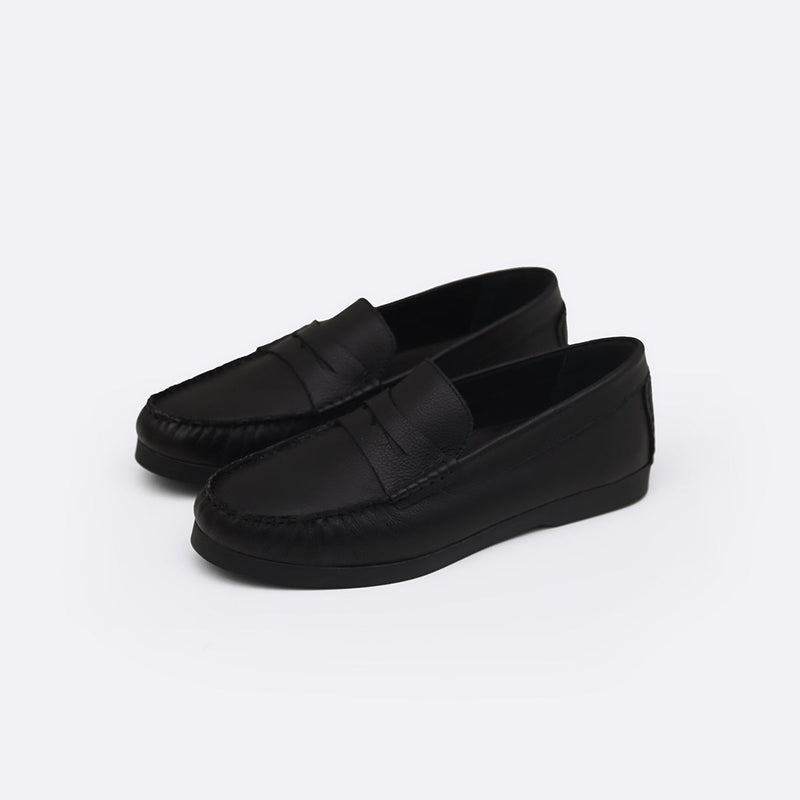 CLASSIC LEATHER LOAFERS