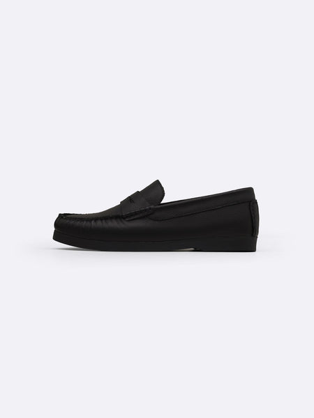 CLASSIC LEATHER LOAFERS