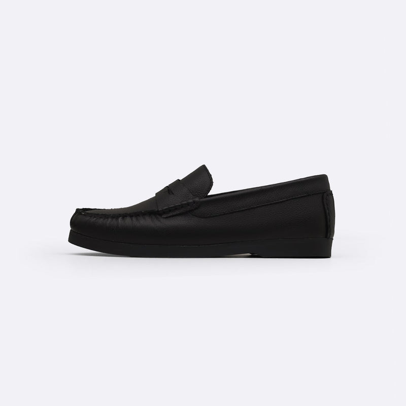 CLASSIC LEATHER LOAFERS