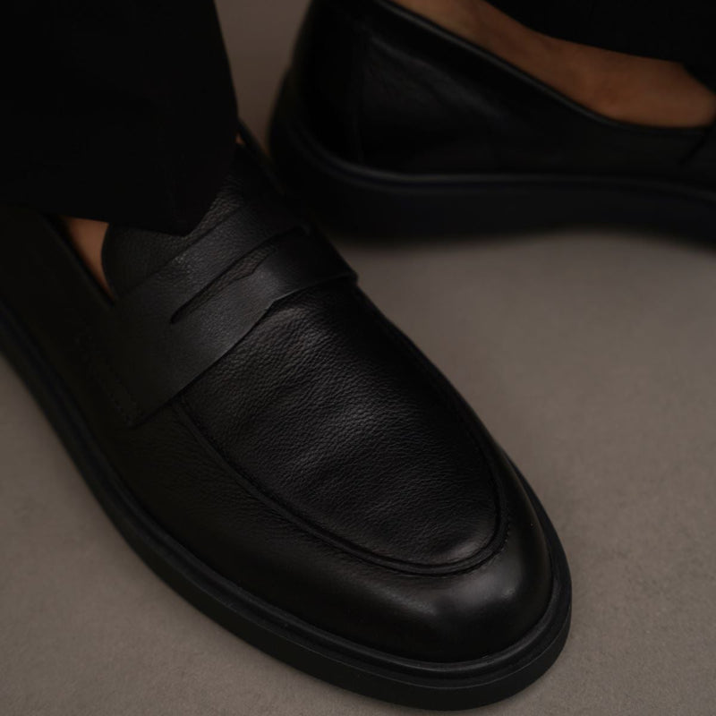 EVERYDAY LEATHER LOAFERS