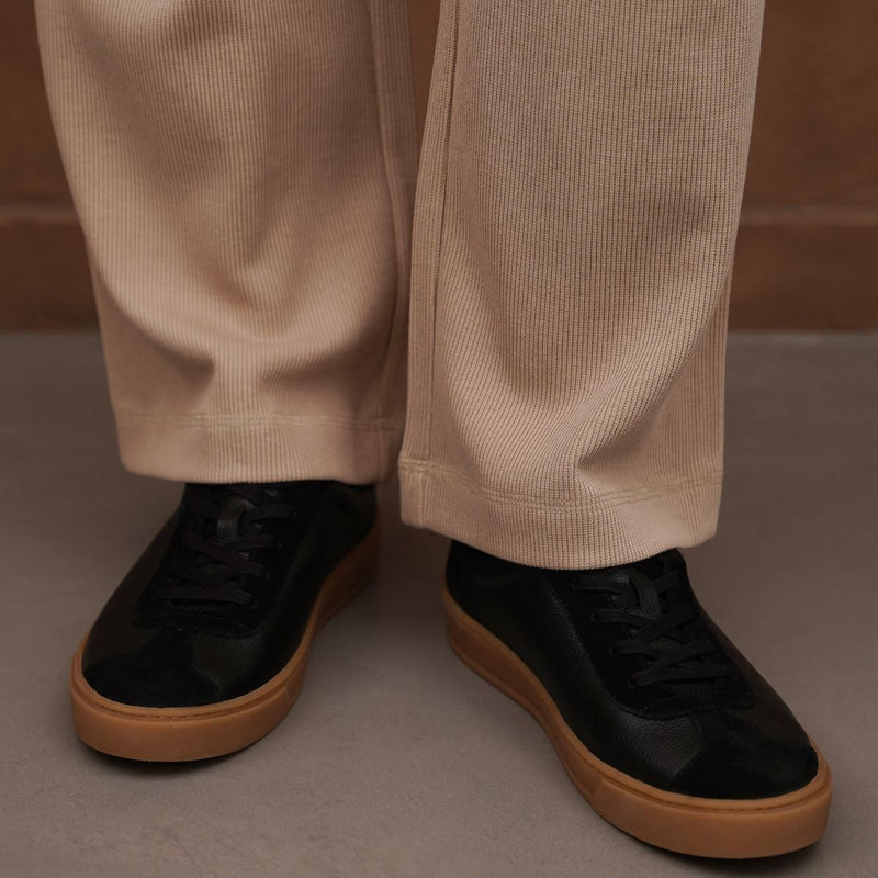 LOW-TOP LEATHER SNEAKERS