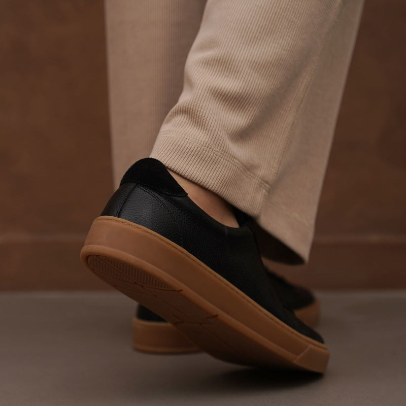 LOW-TOP LEATHER SNEAKERS