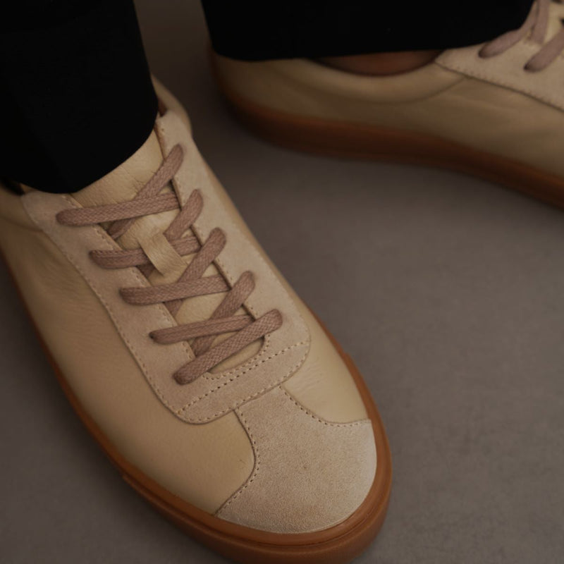 LOW-TOP LEATHER SNEAKERS