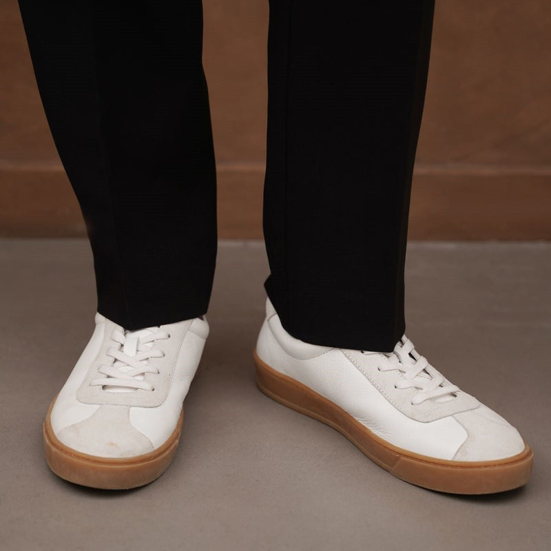 LOW-TOP LEATHER SNEAKERS