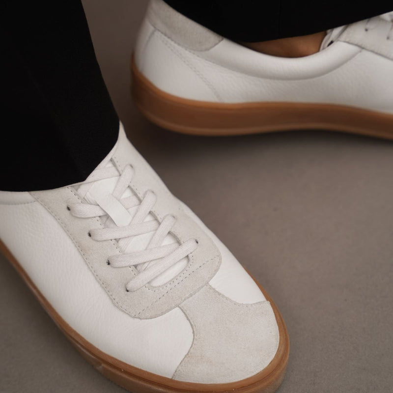 LOW-TOP LEATHER SNEAKERS