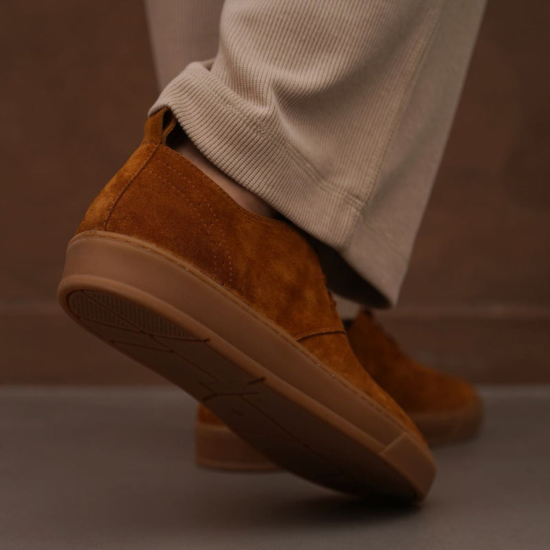 LOW-TOP LEATHER SNEAKERS