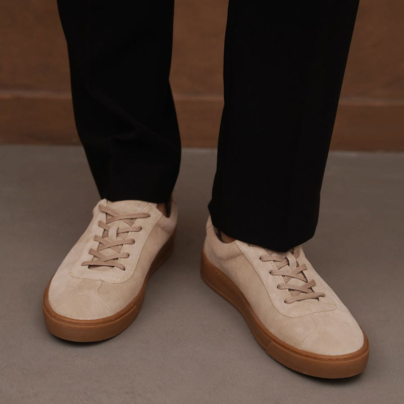 LOW-TOP LEATHER SNEAKERS