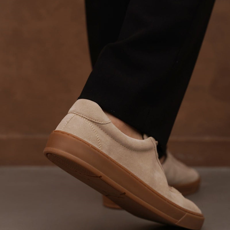 LOW-TOP LEATHER SNEAKERS