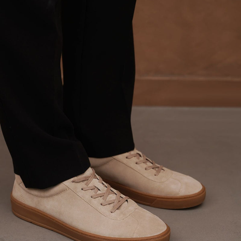 LOW-TOP LEATHER SNEAKERS