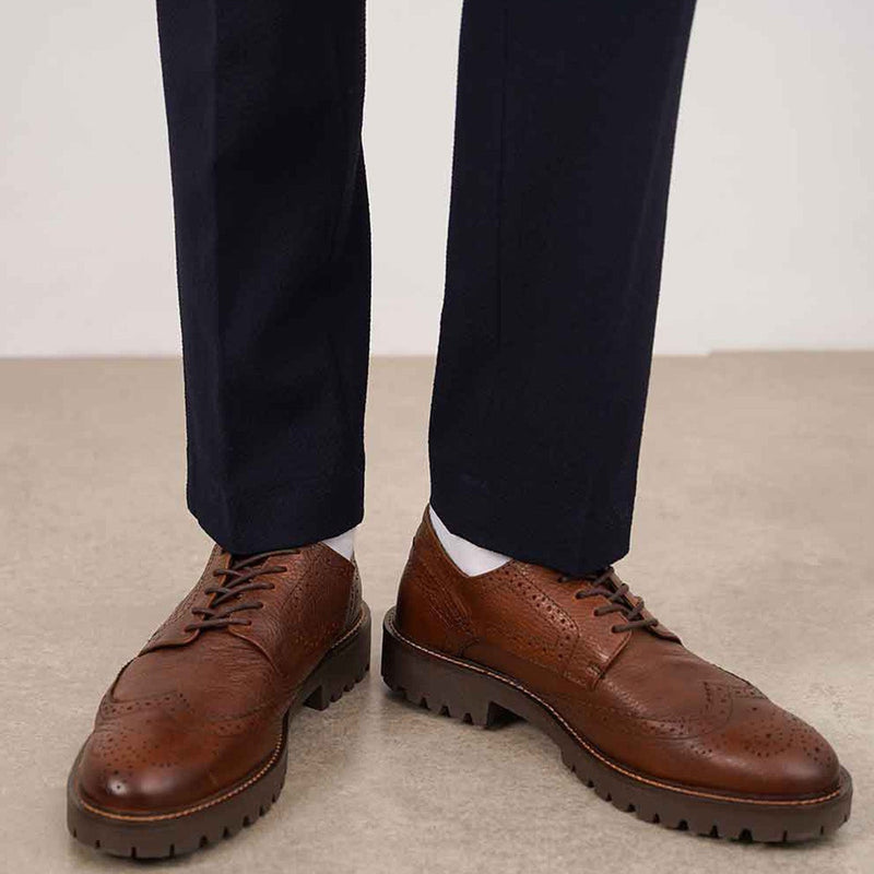 LOW-TOP LEATHER BROGUES