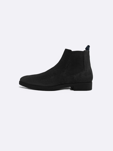 CLASSIC CHELSEA BOOTS