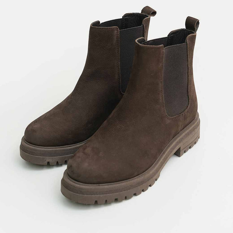 LEATHER CHELSEA BOOTS