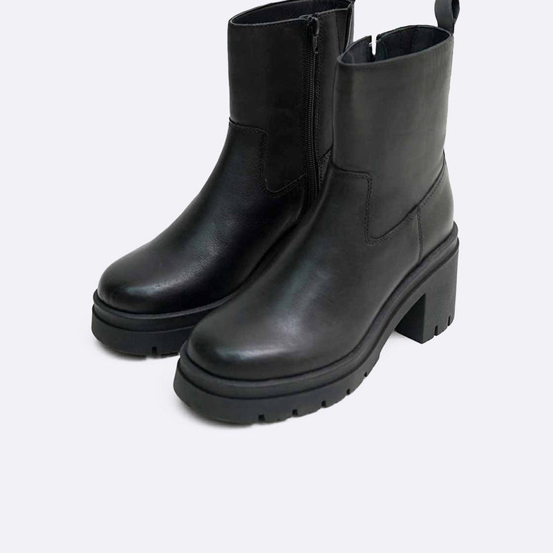 LEATHER PLATFORM BOOTS