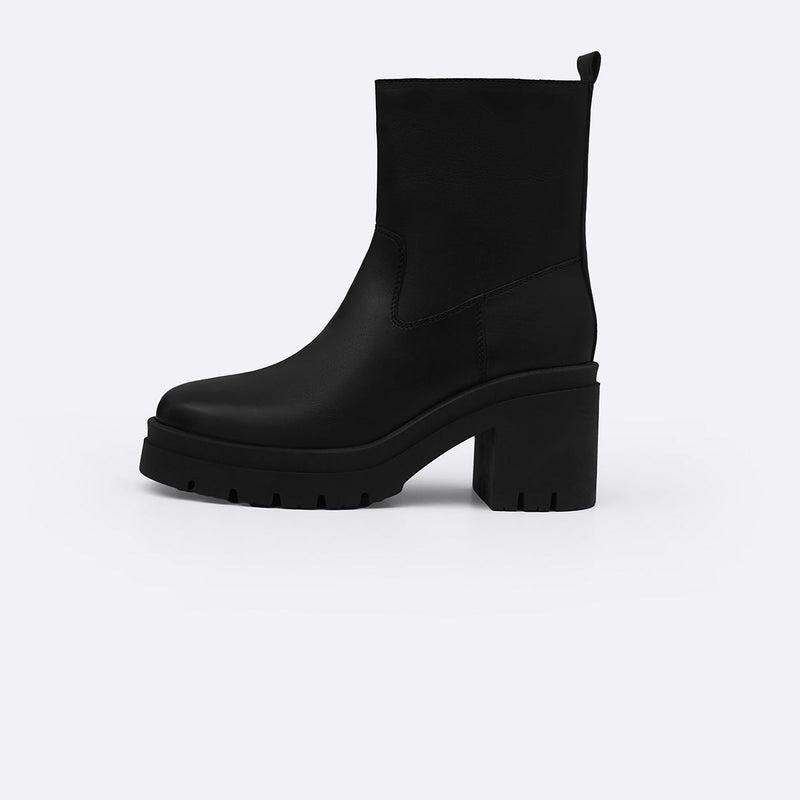 LEATHER PLATFORM BOOTS