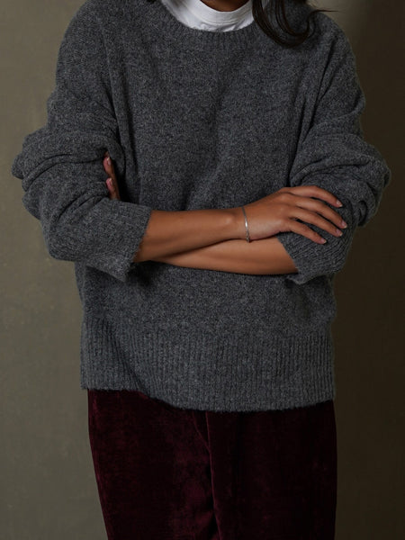 FINE KNIT SWEATER