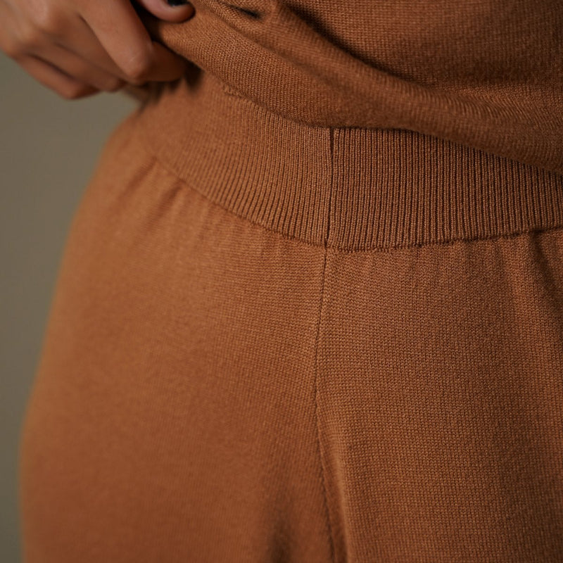 FLOWY KNIT TROUSERS
