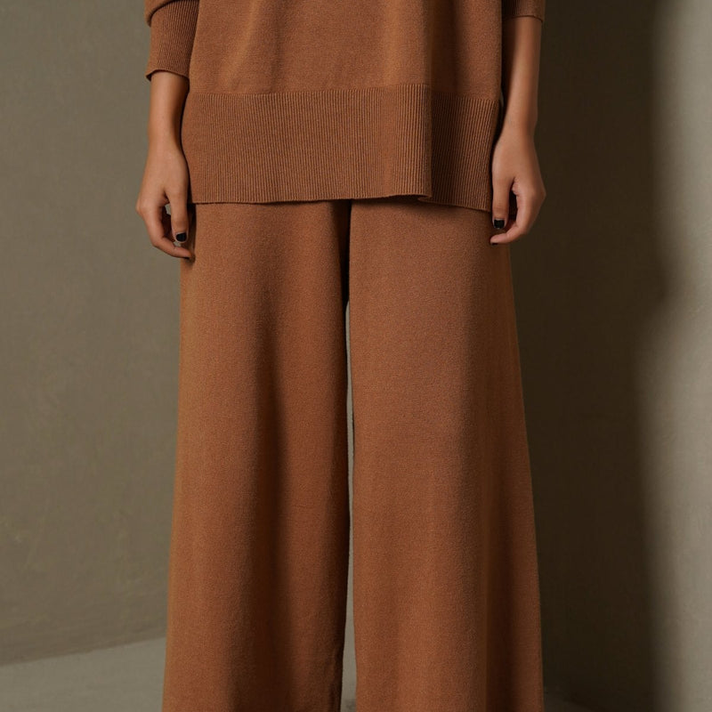 FLOWY KNIT TROUSERS