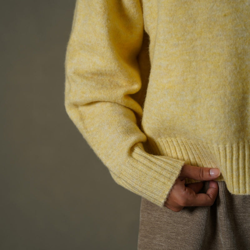 SOFT BUTTER SWEATER