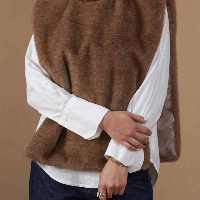 FAUX FUR WARMER