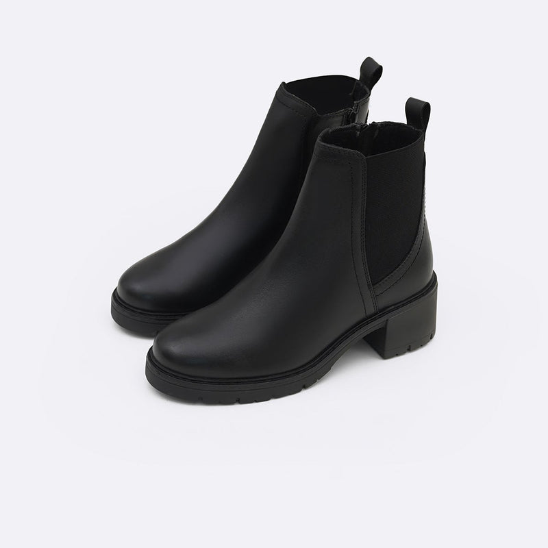 LEATHER CHELSEA BOOTS