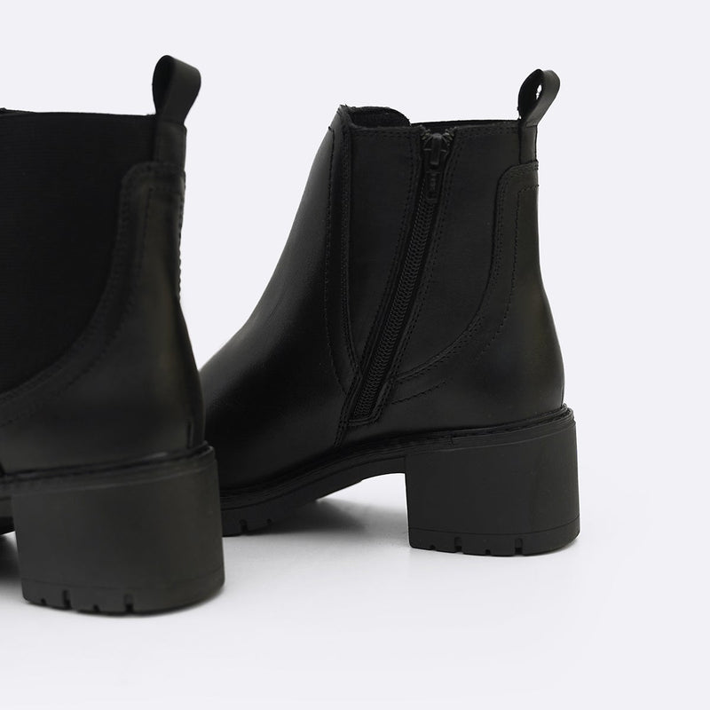 LEATHER CHELSEA BOOTS