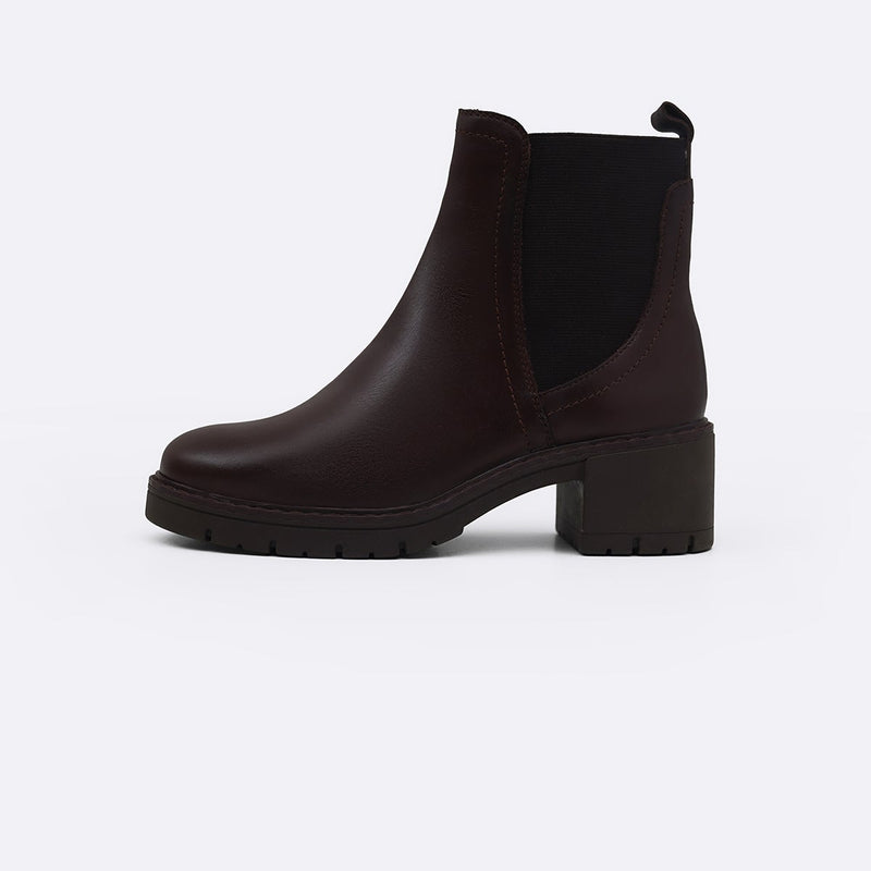 LEATHER CHELSEA BOOTS