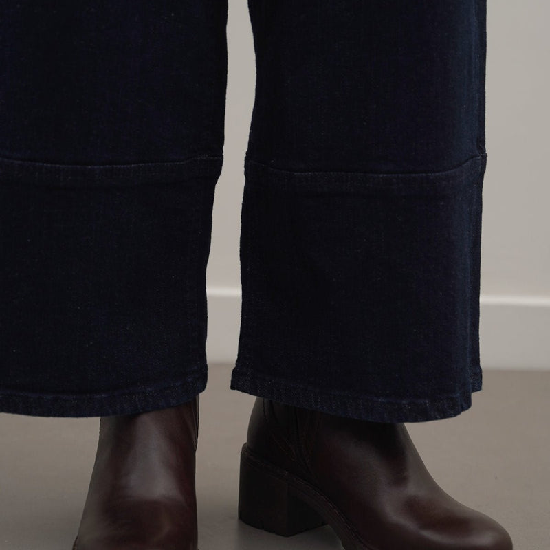 LEATHER CHELSEA BOOTS