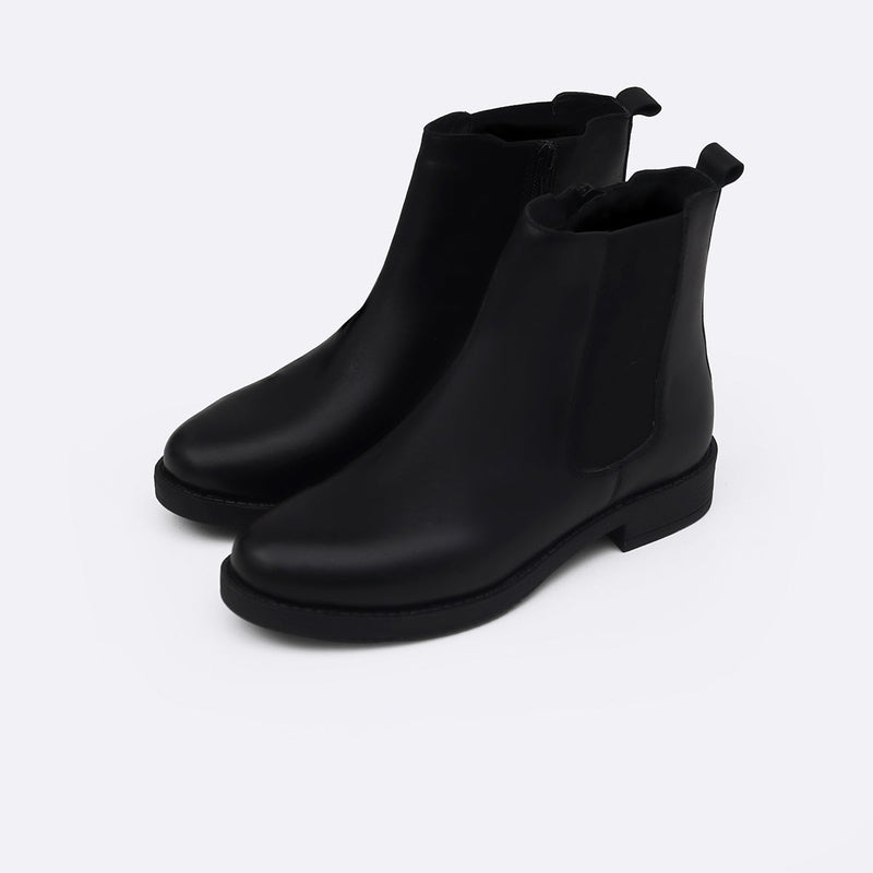 LEATHER CHELSEA BOOTS